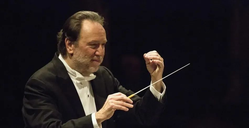 《文艺热搜榜》:张亮推出全套贝多芬唱片,龙美术馆60元看5个展