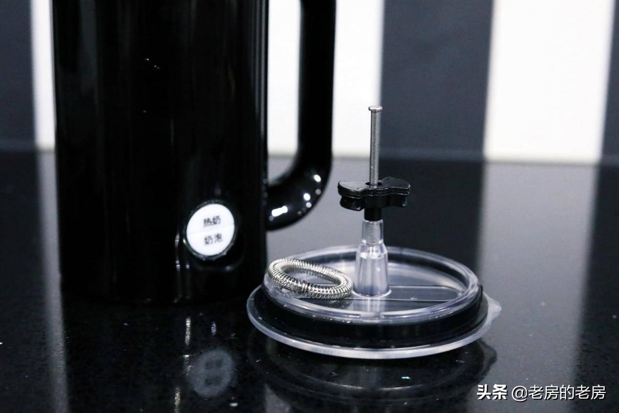 在家喝卡布奇诺,你需要一台什么样的咖啡奶泡机?