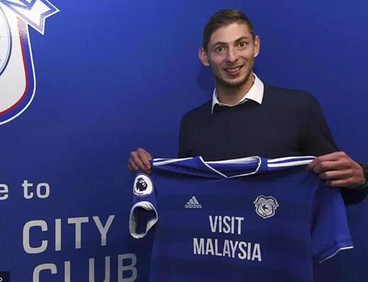 萨拉遇难真相,萨拉因空难去世