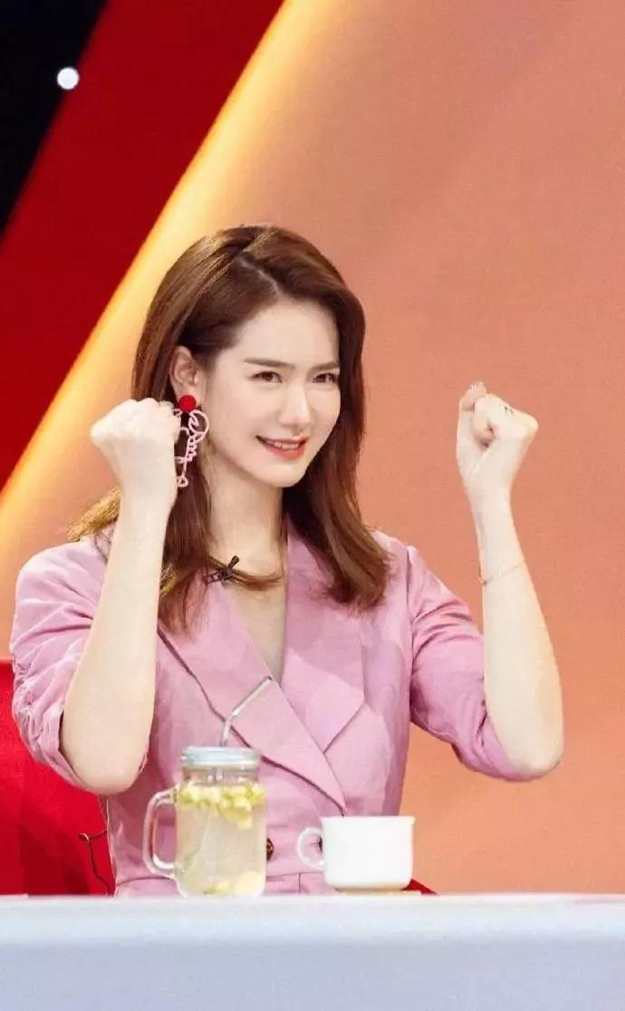 zara售价美元,zara最近5年的所有小黑裙