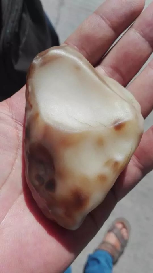 新疆罗布泊有戈壁石吗,新疆罗布泊哪些石头比较值钱