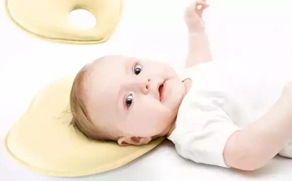 错误给宝宝睡枕头的危害,宝宝睡错枕头好吗