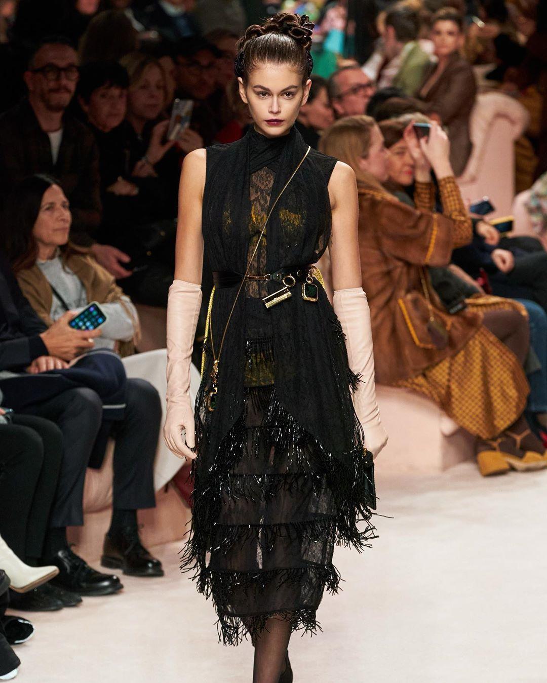 24宀佸枩鎻愪汉鐢熶腑绗竴寮爕sl鍖呭寘,缇庡浗19宀佹ā鐗筴aiagerber