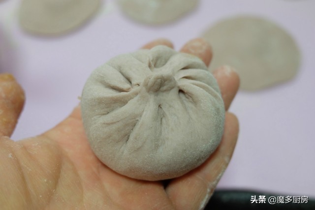 大包子的包子皮,妈妈蒸的大包子美味