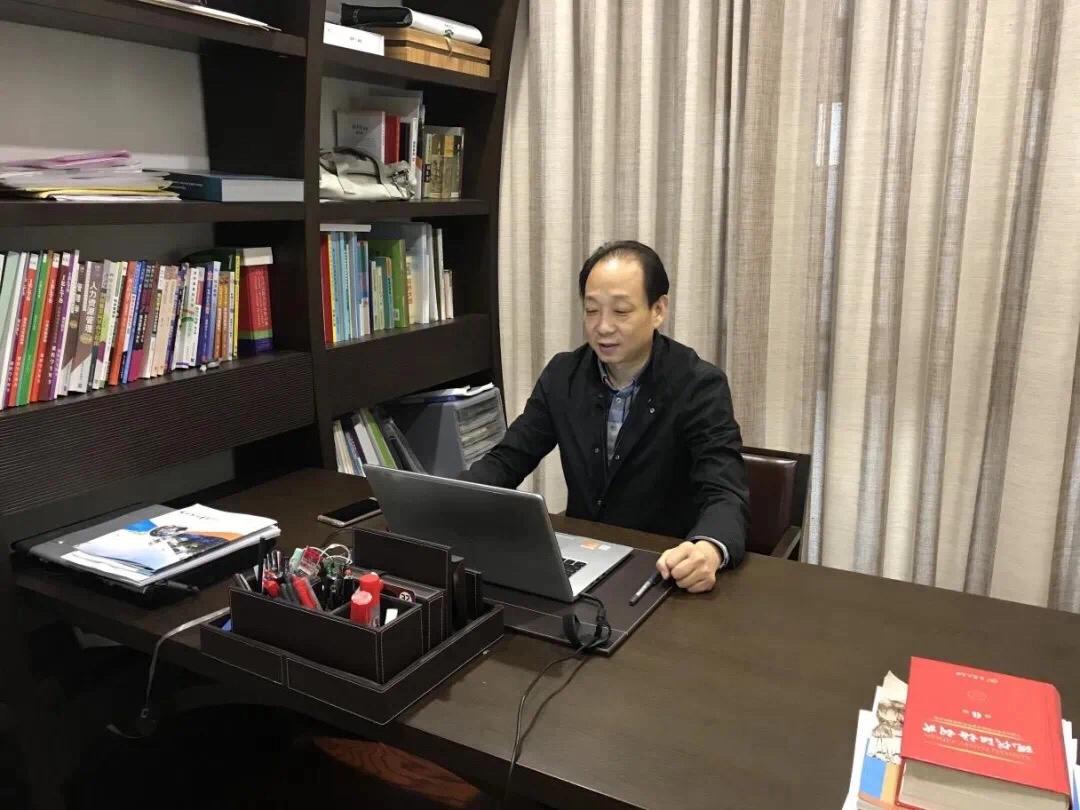 华侨城中学线上*党**旗红，*党**员示范当先锋