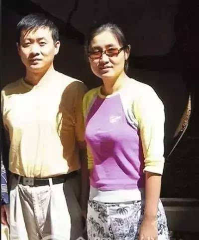 从摆地摊到世界第一体育帝国,从市值千亿世界第一到贱卖退市