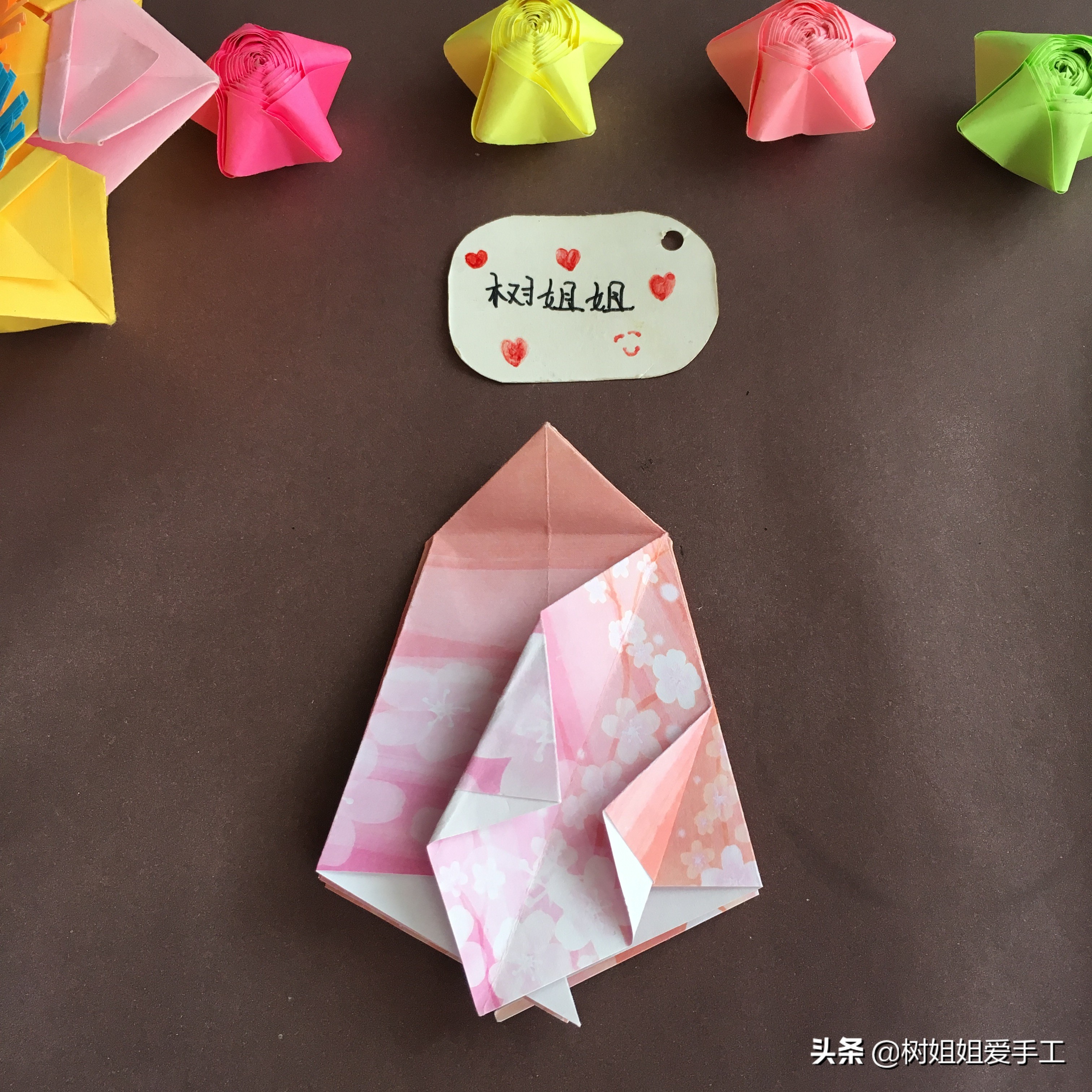 装饰花瓶折纸教程,装饰花束折纸手工