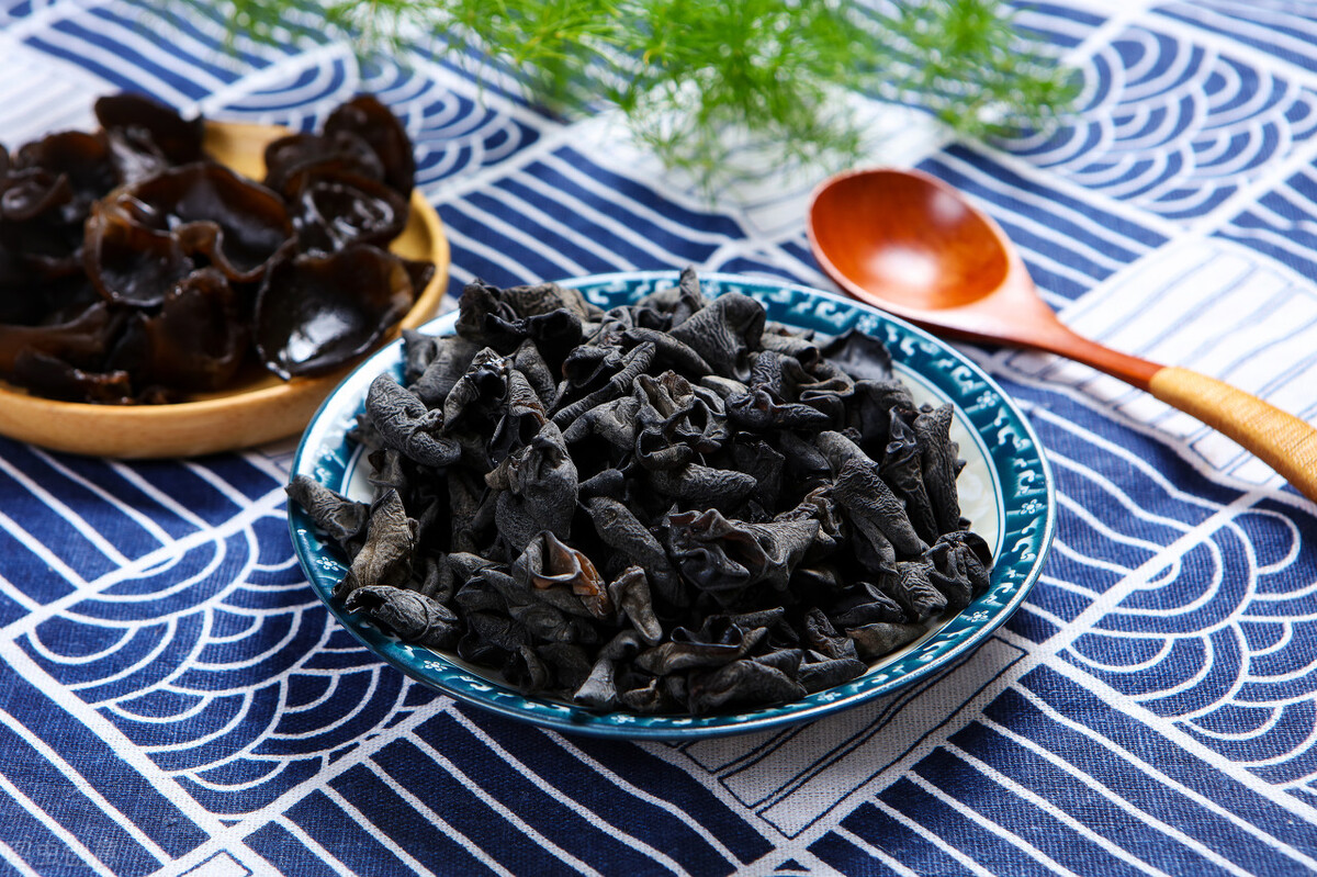 女性贫血十大补铁食物,补铁和改善贫血补铁一样吗