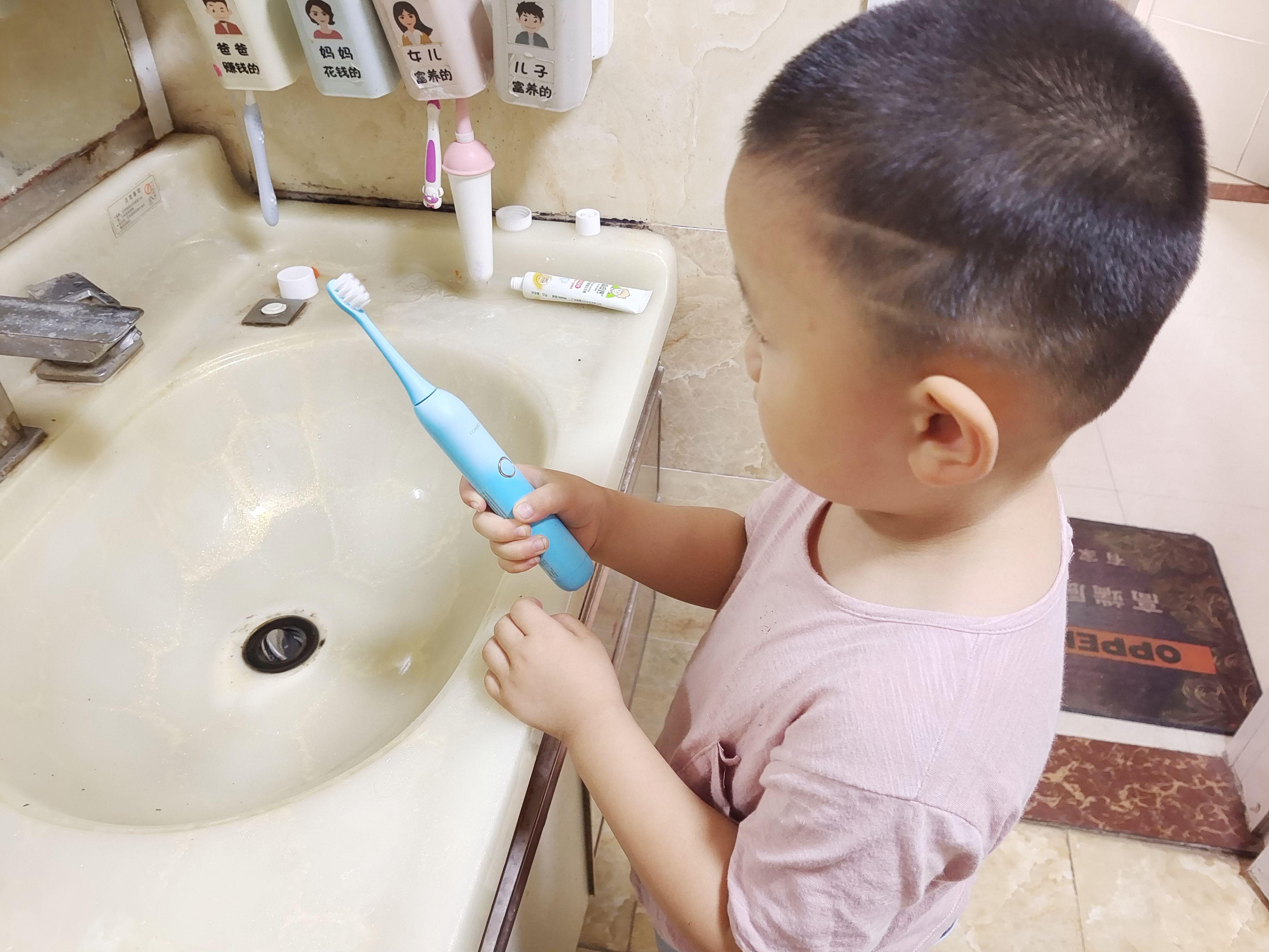 从兴趣上吸引孩子,这2款儿童电动牙刷能让孩子养成爱刷牙好习惯