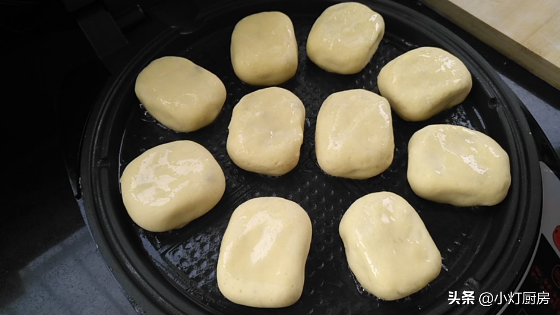 1斤玉米面发糕怎么做,1碗玉米面里加2个鸡蛋