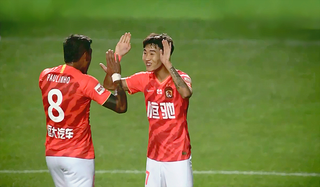 保利尼奥身体对抗比埃拉,保利尼奥郑智现在干什么