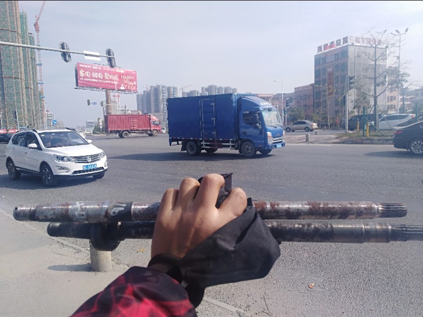 三轮车维修直播间,三轮车平路加油跑不快怎么修理