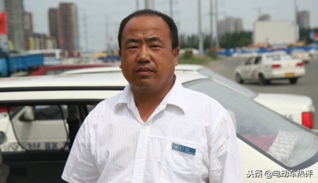 2019驾校教练一般月工资多少,驾校教练一个月工资到手多少