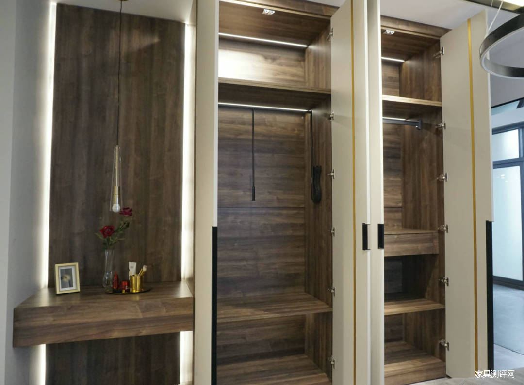 莱茵艾格全屋定制中式风格衣柜,莱茵艾格家具