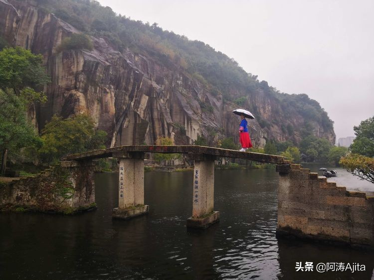 勿谓湖小，天在其中：绍兴东湖