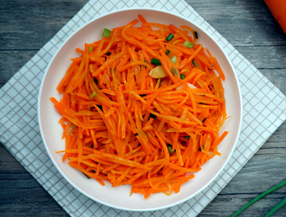 清炒胡萝卜丝最佳吃法,清炒胡萝卜丝家常做法