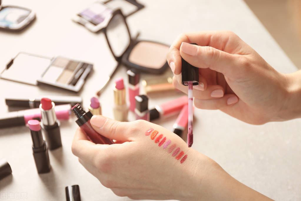 化妆品水乳霜精华的使用顺序,欧珀莱化妆品使用方法