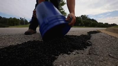 国外打造快速修路神器,国外新发明的路面神器