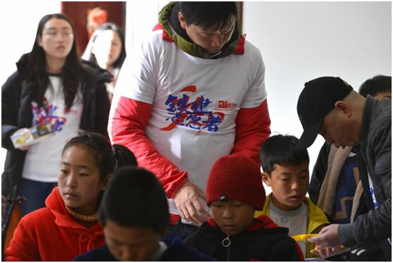 鍏崇埍闈掑皯骞村叕鐩婃垚闀胯惀,鍏崇埍鍎跨绛戞ⅵ璧疯埅蹇楁効鏈嶅姟娲诲姩