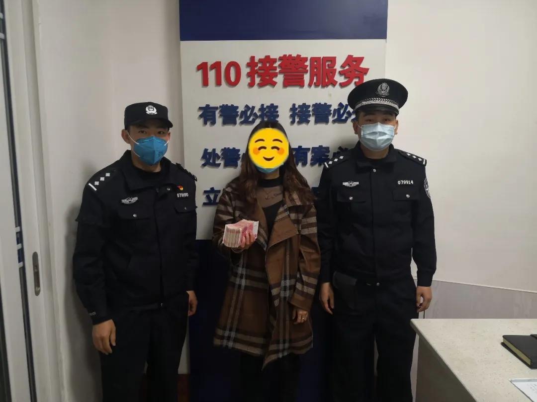 疫情男子卖假口罩被警察抓,贩卖口罩违法犯罪