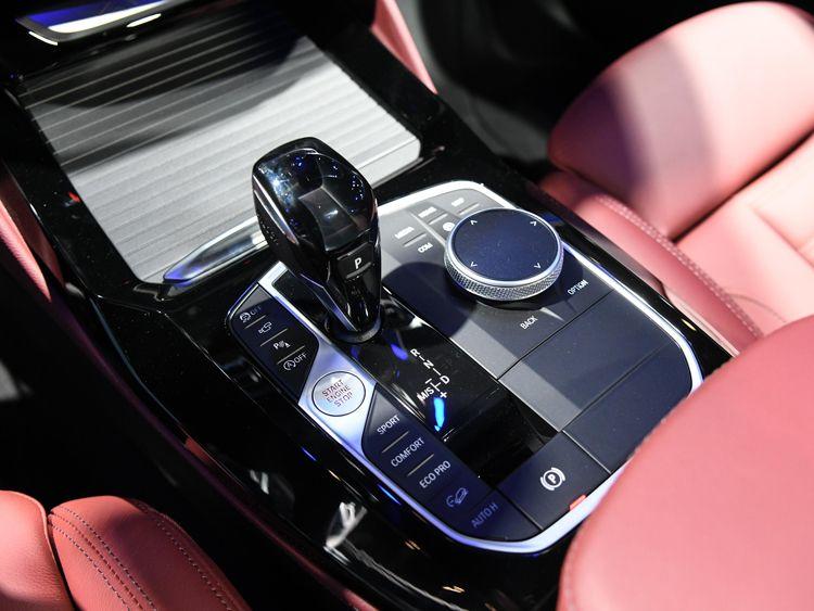 宝马双肾格栅最大的车型,宝马x43.0t全新2021款落地价格