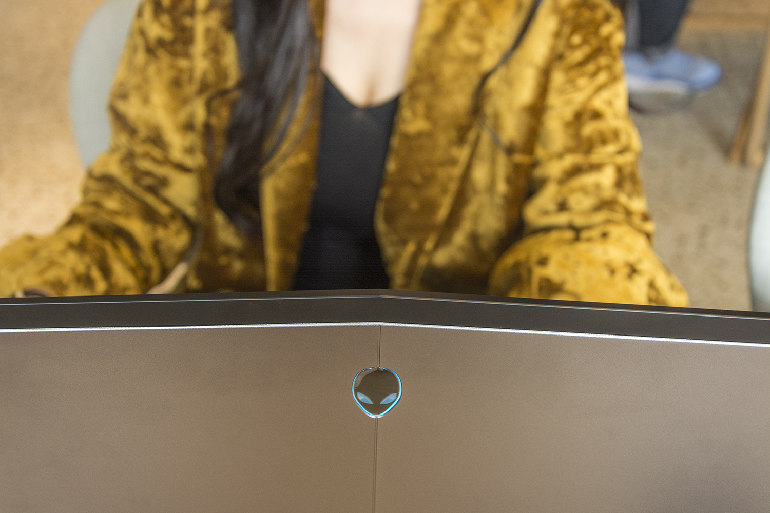 外星人alienware15r4,外星人15r4是哪一年上市的