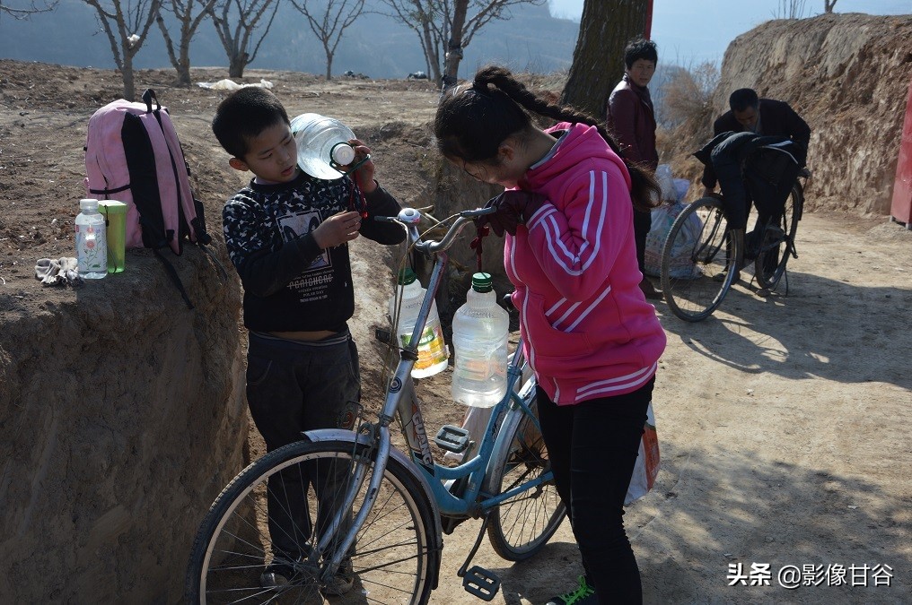 甘谷李春,甘谷天门山的蛤蟆口怎么走