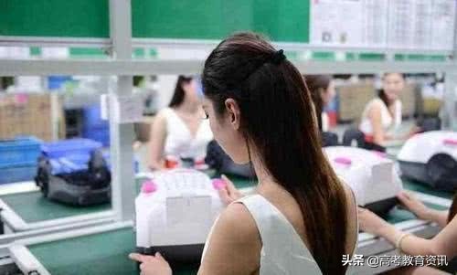 富士康打工妹第一次晚上加班,富士康打工妹为什么喜欢上夜班