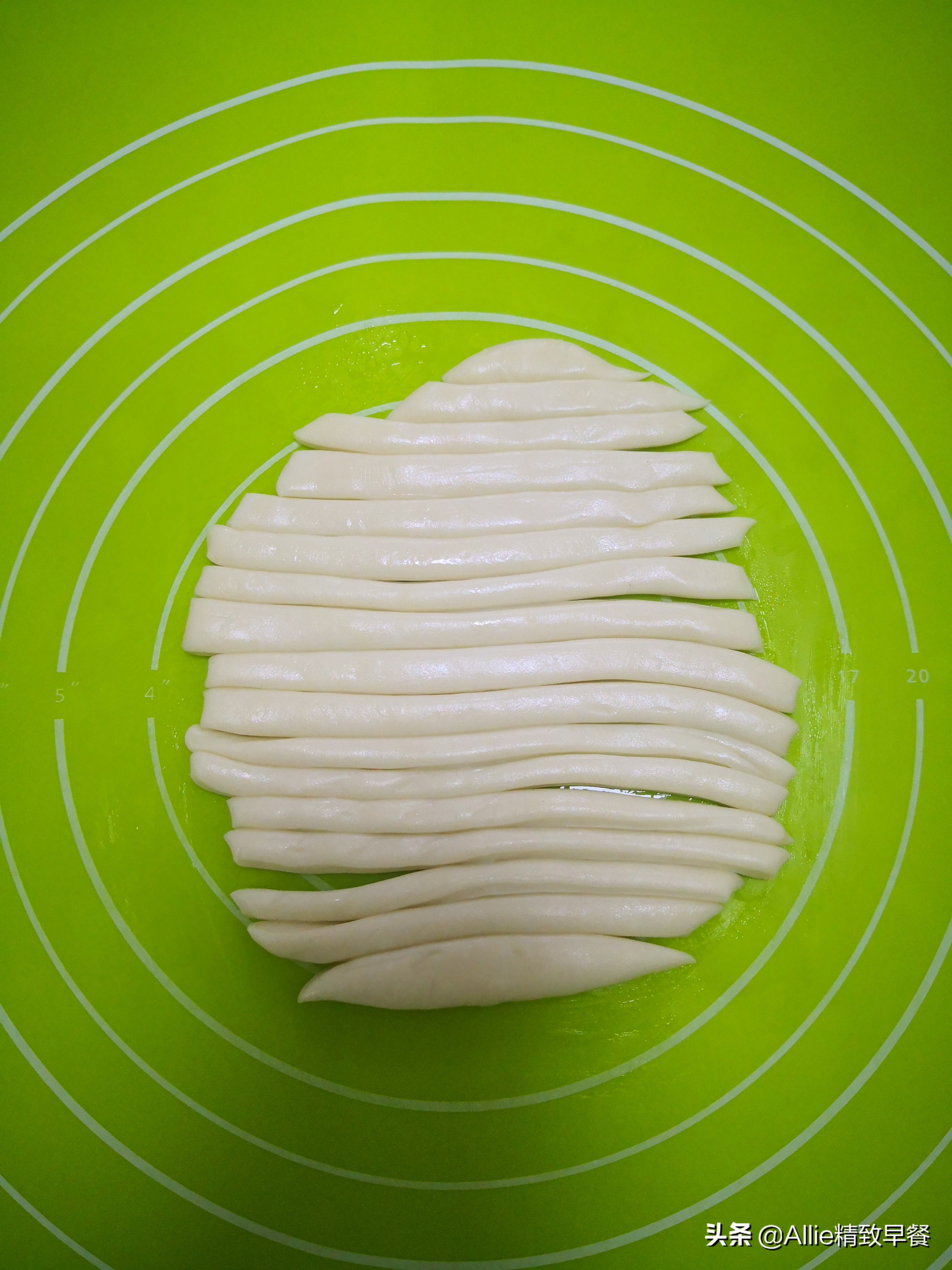 正宗牛肉拉面的做法全过程,牛肉拉面的面怎么制作