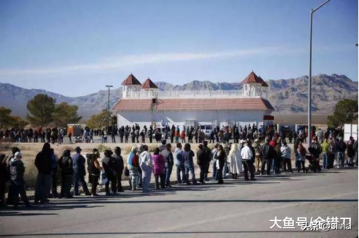 25亿奖金没人领，半年损失326亿！全国最大“连锁店”，卖不动了