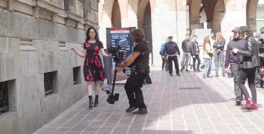 刘亦菲路人镜头下近照曝光,刘亦菲街拍颜值在线