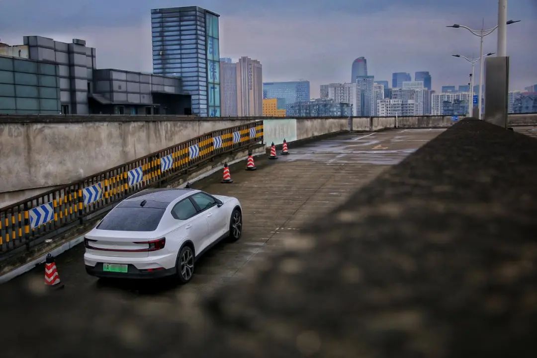 极星2最新试驾视频,预约试驾极星2