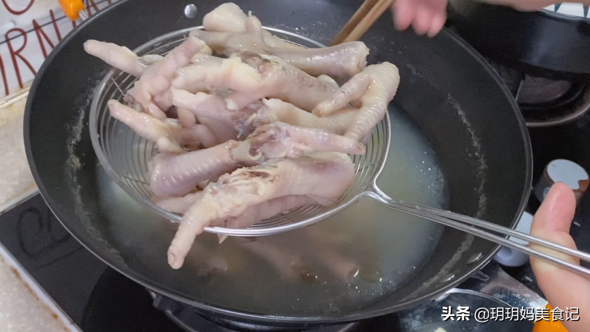 柠檬脱骨泡椒鸡爪正确好吃的做法,柠檬泡椒鸡爪最正宗的做法摆摊