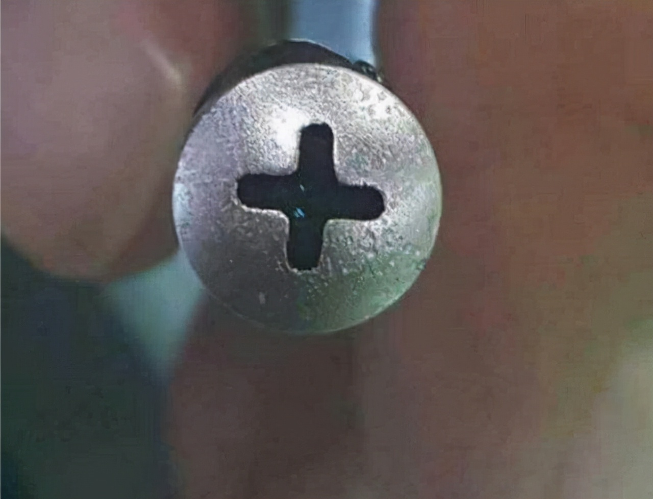 閰掑簵鎴块棿琚伔瑁呮憚鍍忓ご,閰掑簵闃插伔鎷嶅彂鐜板彲鐤戞憚鍍忓ご