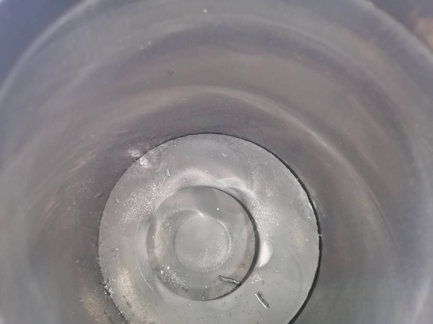 发动机冒白烟蓝烟烧机油,尾气大量冒蓝烟要不要大修发动机