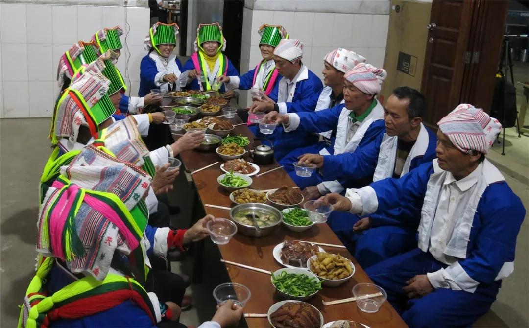 新春走基层山村别样年,新春走基层山里山外