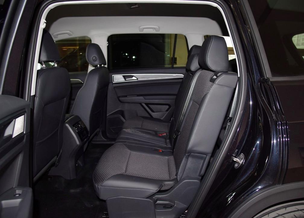 奔驰轿车四驱好还是两驱好,奔驰需要买四驱吗