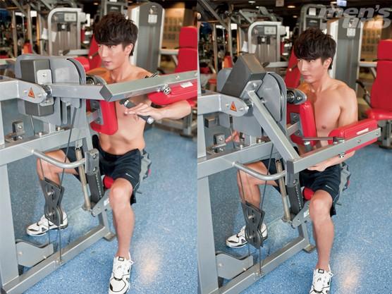 活动肩膀时骨头咔咔响这是怎么了,肩膀关节咔咔响怎么回事怎么解决