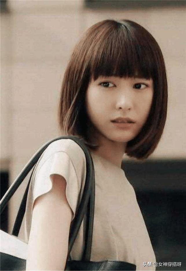 圆脸大方脸发型女2020流行发型,大圆脸女生适合的发型中分