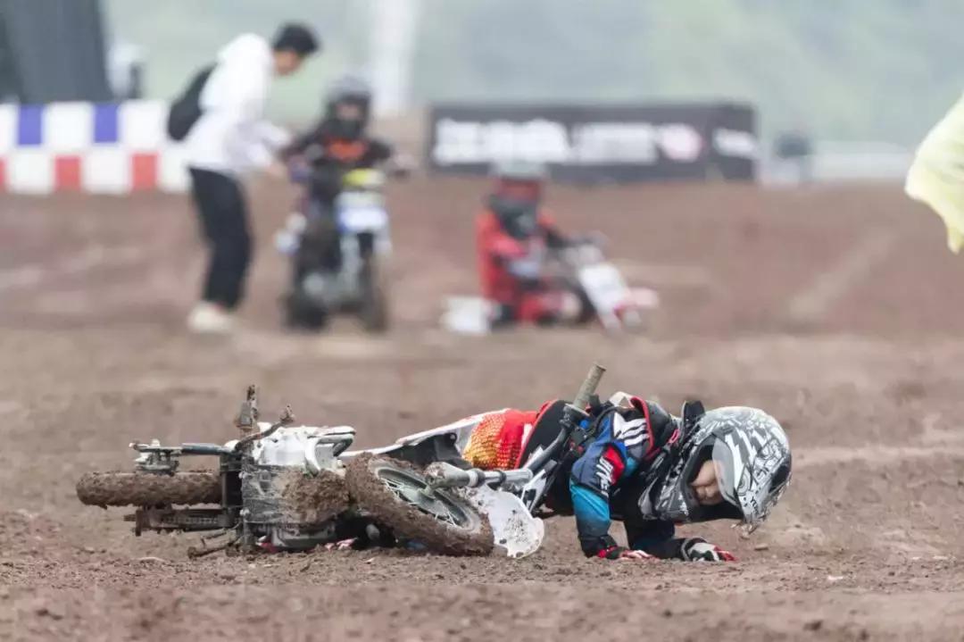 中国顶级越野摩托赛事,场面堪比kpl