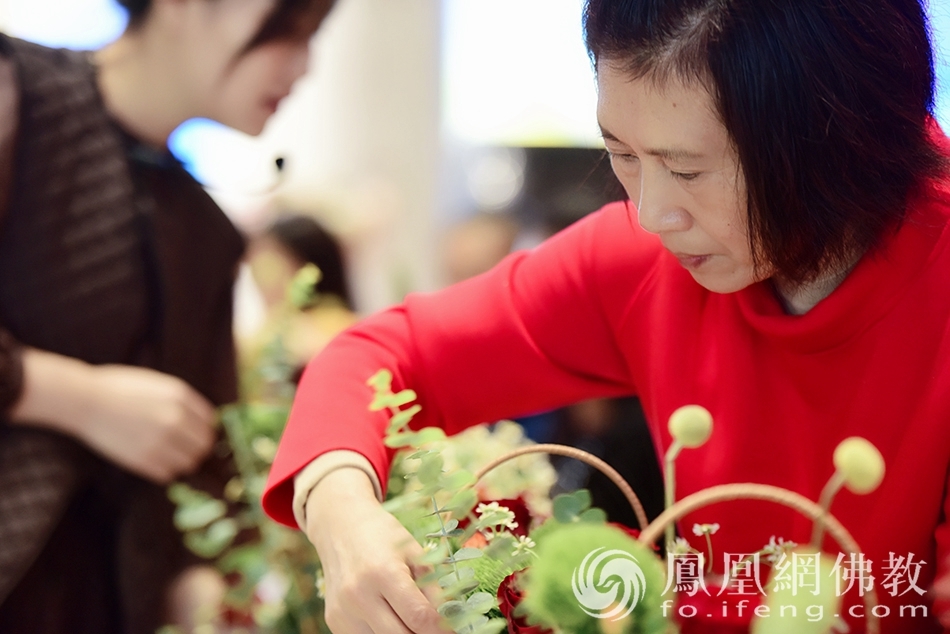 遇见插花之美：湖北黄石慈光精舍佛前供花班开课
