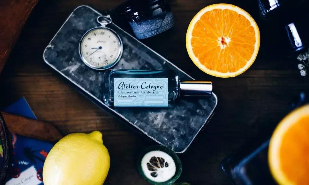 趁这些香水还没火，我先悄悄推荐给你