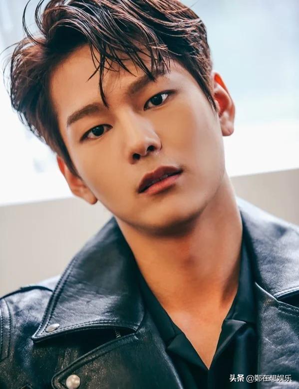 韩国最能打的男演员李钟硕,李钟硕男明星