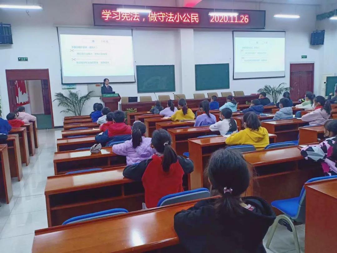 普法进万家法律宣传,法治进千校