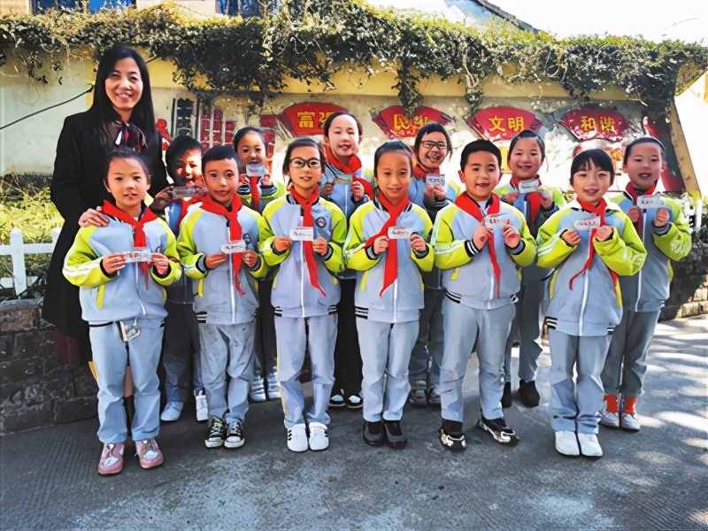 安吉县孝丰小学的龚稽琴老师说“静待花开”背后还需默默耕耘