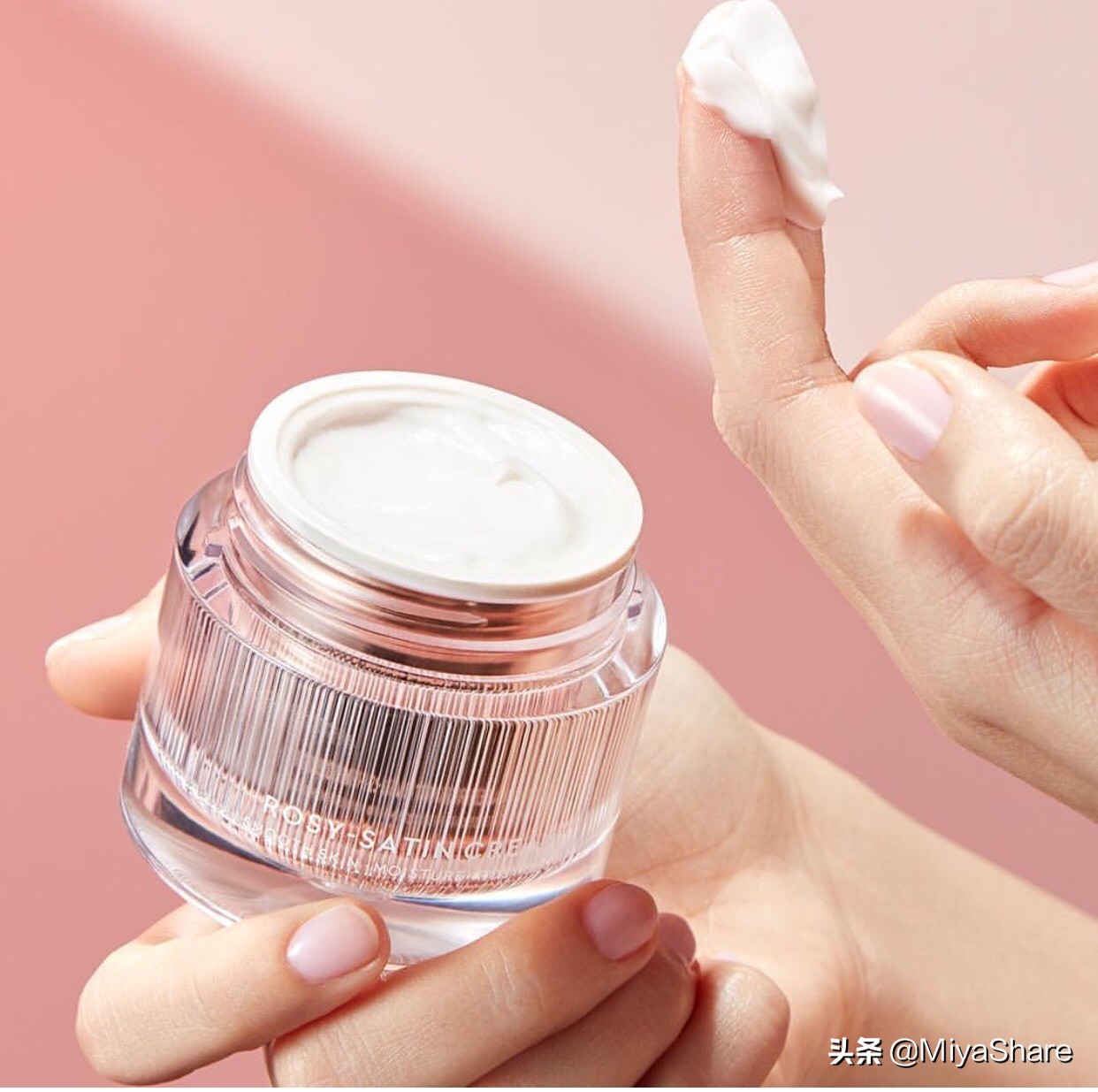 春季干燥保湿喷雾的正确使用方法,保湿喷雾正确使用方法油皮