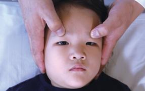 宝宝打嗝按哪个穴位止嗝,新生儿打嗝的推拿穴位