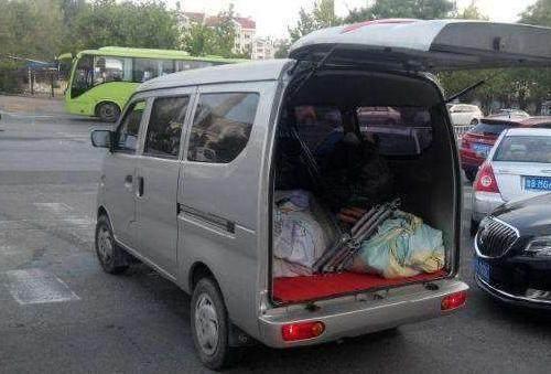 后备箱拉西瓜被罚200元交警解释,后备箱拉东西被罚款