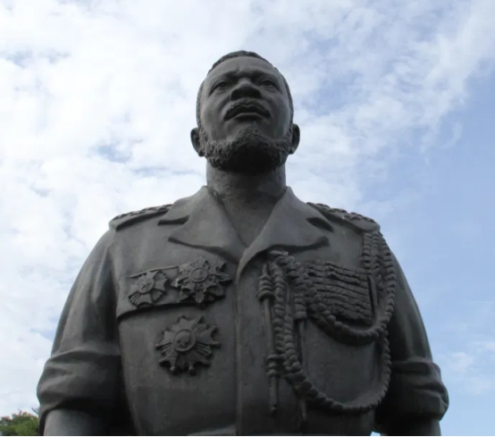 世界上最后一个称帝者，博卡萨的罪恶一生