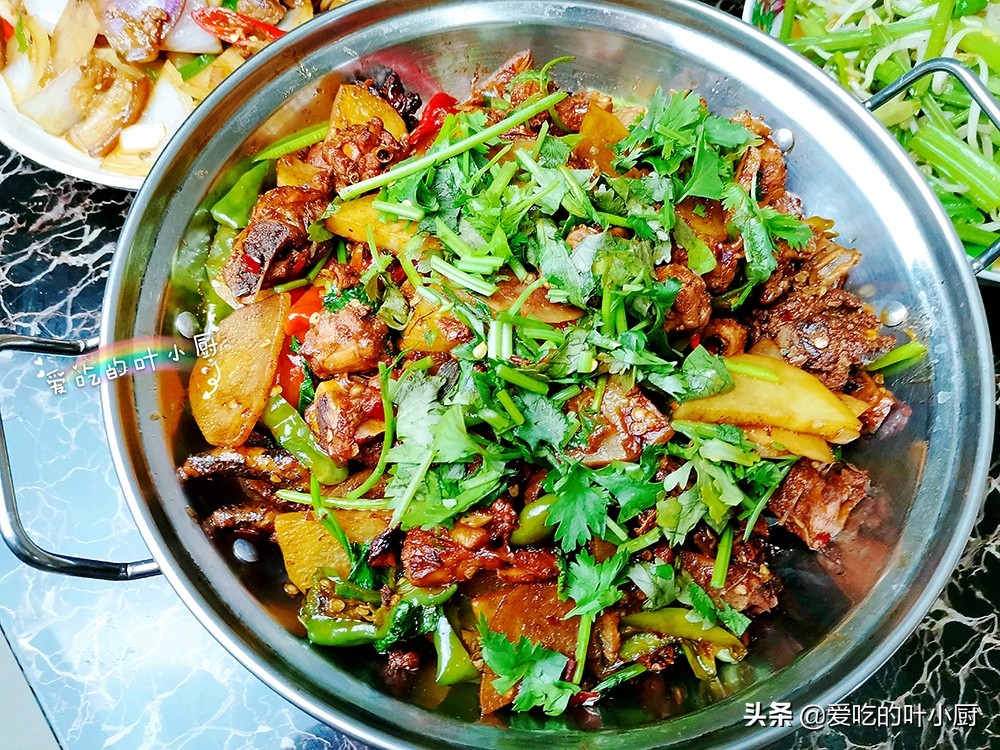 晒晒夫妻俩午餐,打工夫妻午餐不炒菜吃什么菜